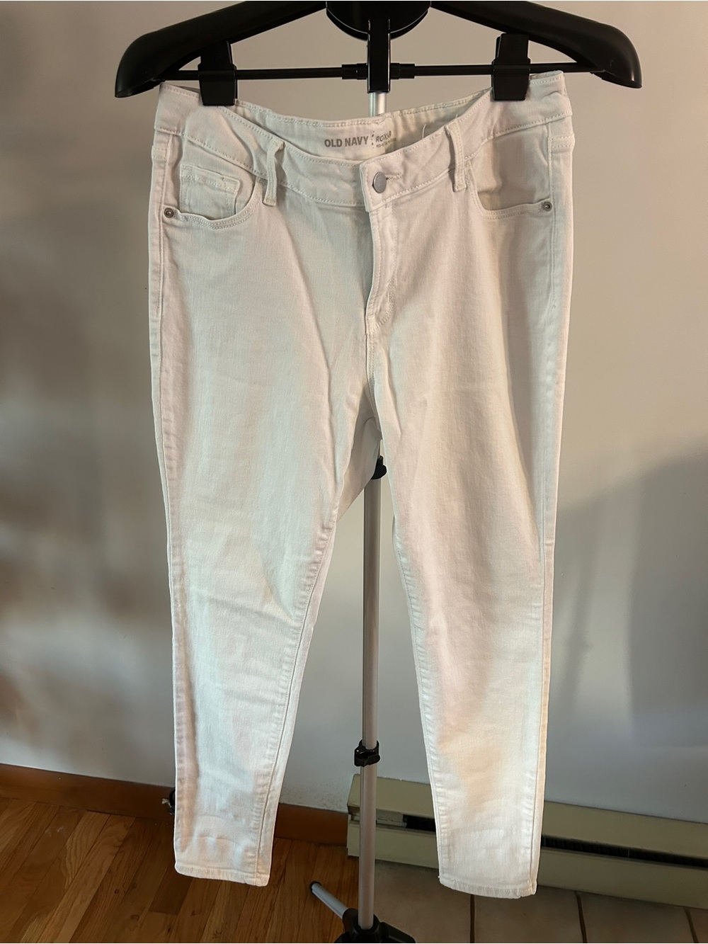 Old Navy White Women’s Skinny Jeans
